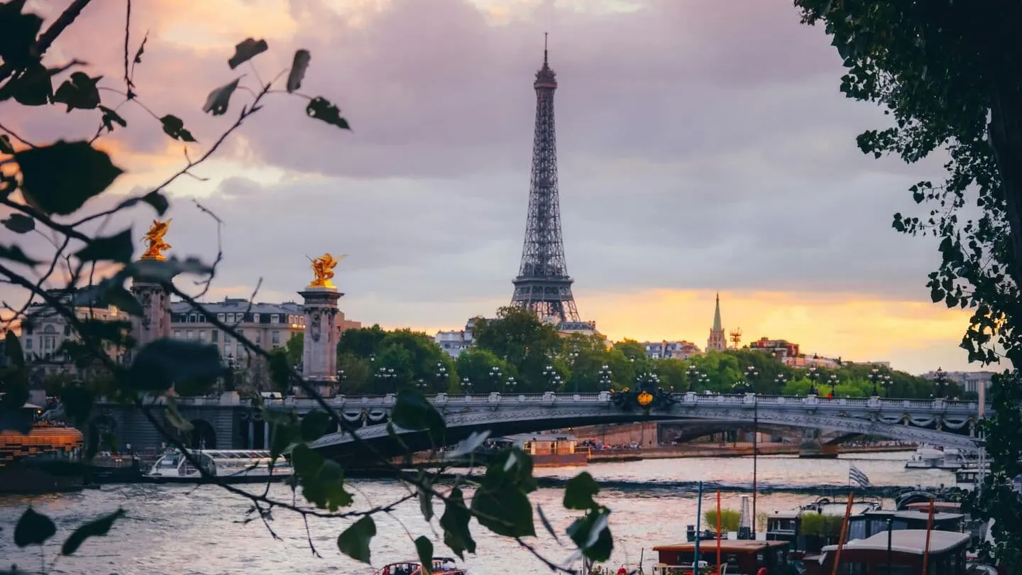 Stunning sunset view of Montmartre district with Sacré-Cœur Basilica, Paris, France - Montmartre tours